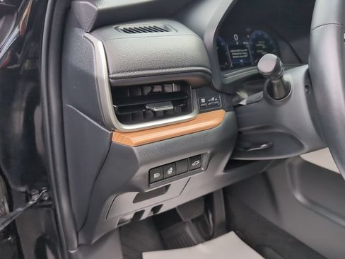 Used 2024 Toyota Grand Highlander AWD image 19