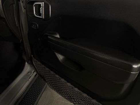 Used 2022 Jeep Wrangler Unlimited Sport AWD/4WD image 33