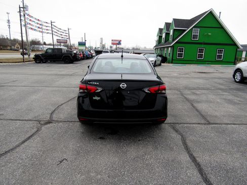 Used 2021 Nissan Versa S image 6