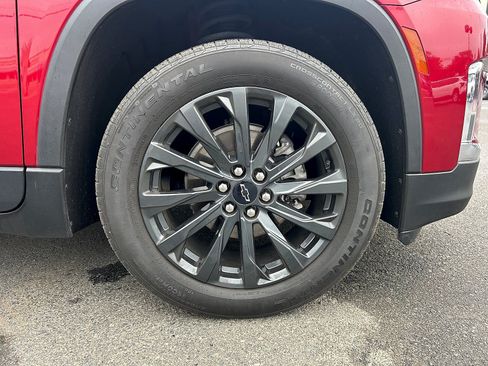 Used 2023 Chevrolet Traverse RS FWD image 36