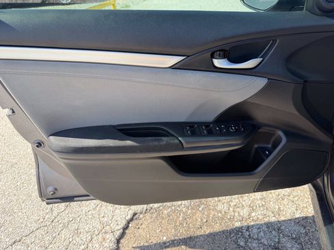 Used 2018 Honda Civic EX image 13