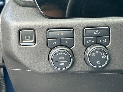 Used 2023 Chevrolet Silverado 1500 LT image 11