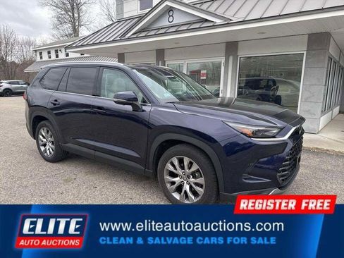Used 2024 Toyota Grand Highlander AWD image 2
