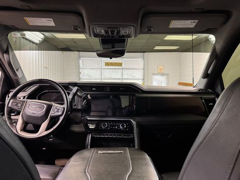 Used 2024 GMC Sierra 3500 Denali w/ Denali Reserve Package image 22