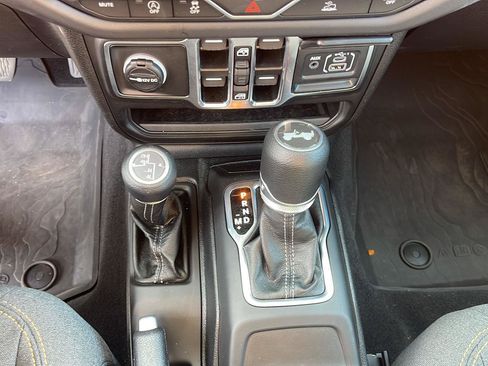 Certified 2025 Jeep Wrangler Unlimited Sahara AWD/4WD image 19