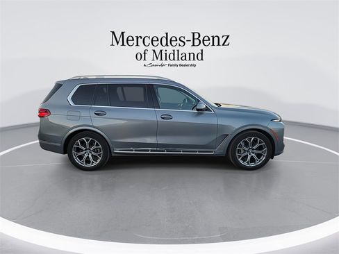 Used 2024 BMW X7 xDrive40i image 9