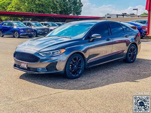 Used 2020 Ford Fusion SEL FWD image 4