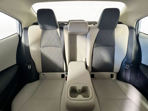 Used 2020 Toyota Corolla LE FWD image 31
