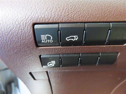 Used 2018 Lexus RX 350L FWD w/ Premium Package image 19