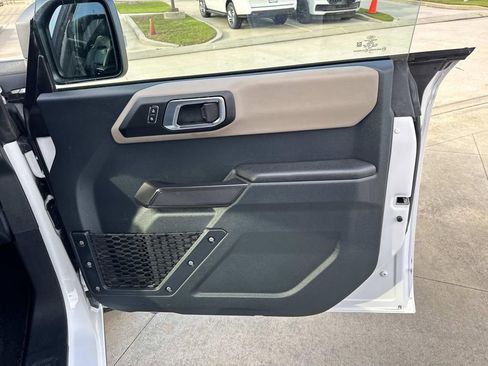 Used 2024 Ford Bronco Wildtrak image 17