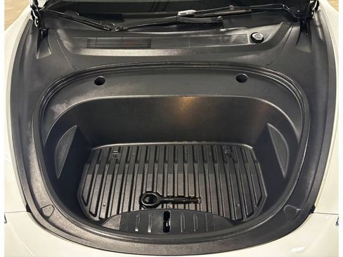 Used 2023 Tesla Model 3 Standard Range image 4