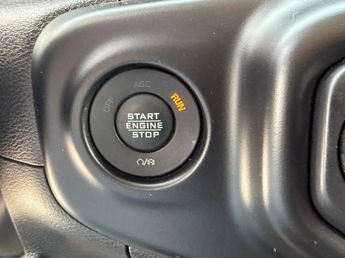 Used 2023 Jeep Gladiator Overland image 27