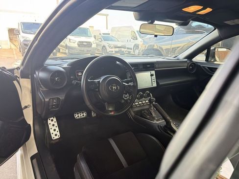 Used 2025 Toyota GR86 Premium RWD image 7