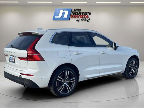 Used 2019 Volvo XC60 T5 Momentum w/ Premium Package image 5