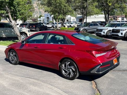 Used 2025 Hyundai Elantra Limited FWD image 12