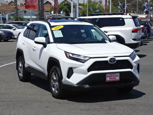 Used 2025 Toyota RAV4 XLE w/ Convenience Package FWD image 2