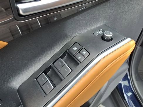 New 2026 Toyota Highlander Platinum image 11