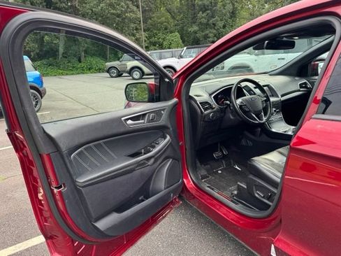 Used 2019 Ford Edge ST w/ Equipment Group 401A AWD/4WD image 11