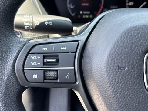 New 2026 Honda HR-V LX image 16