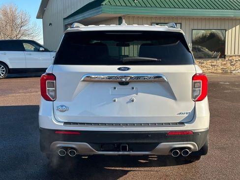 Used 2021 Ford Explorer King Ranch w/ Premium Technology Package image 39