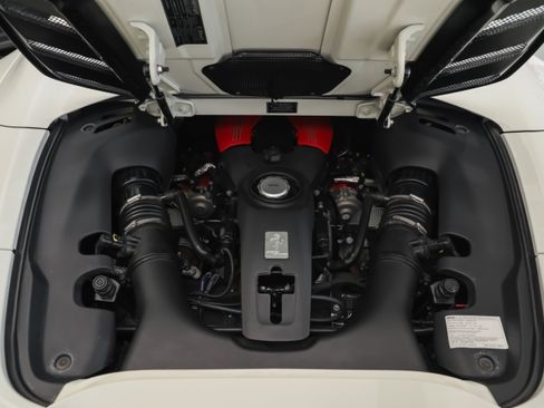 Used 2018 Ferrari 488 Spider RWD image 46