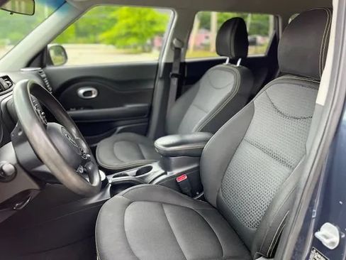 Used 2016 Kia Soul + FWD image 44
