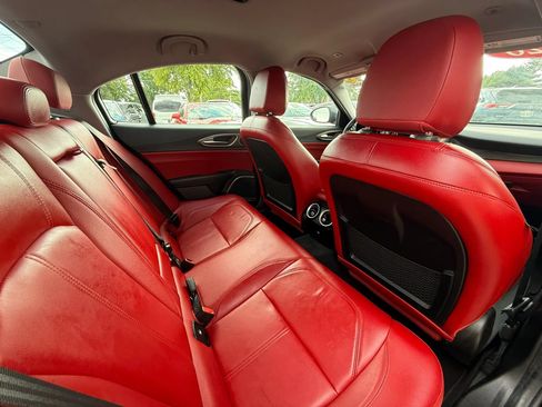 Used 2020 Alfa Romeo Giulia Ti w/ Nero Edizione RWD image 11