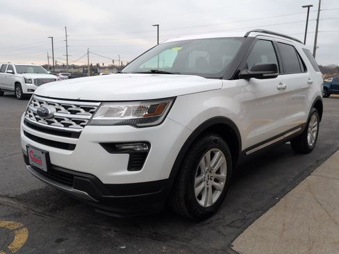 Used 2019 Ford Explorer XLT w/ Equipment Group 201A image 4