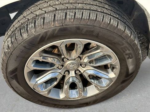 Used 2022 RAM 1500 Laramie AWD/4WD image 10