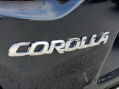 Used 2024 Toyota Corolla LE FWD image 30
