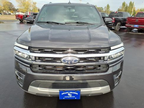 Used 2024 Ford Expedition Limited image 9