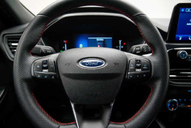 Used 2025 Ford Escape ST-Line FWD image 32