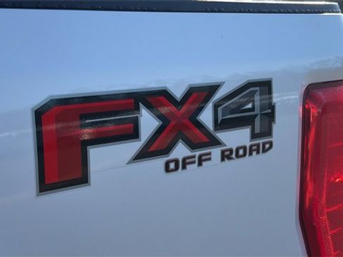 Used 2018 Ford F250 Lariat w/ Lariat Value Package image 13