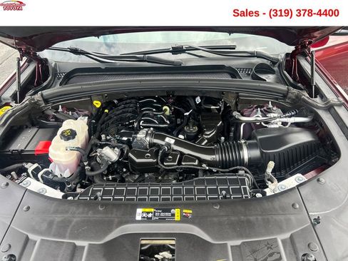 Used 2025 Jeep Grand Cherokee Altitude image 19