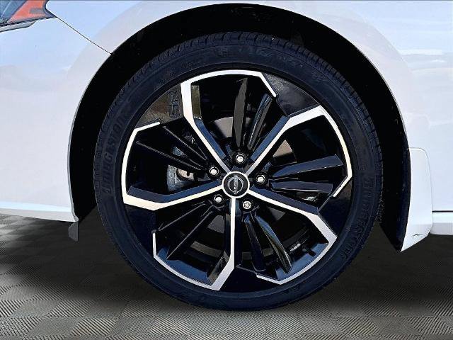 Certified 2024 Nissan Altima 2.5 SR w/ SR Premium Package AWD/4WD image 7