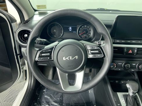 Certified 2024 Kia Forte LXS w/ LXS Technology Package FWD image 15