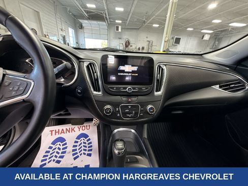 Used 2017 Chevrolet Malibu LT FWD image 14