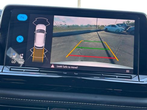 Used 2025 Volkswagen Atlas Cross Sport SE image 25