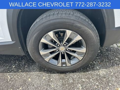 Certified 2026 Chevrolet Equinox LT w/ Safety and Technology Package FWD image 11