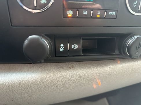 Used 2014 Chevrolet Silverado 2500 LT w/ Interior Plus Package image 15