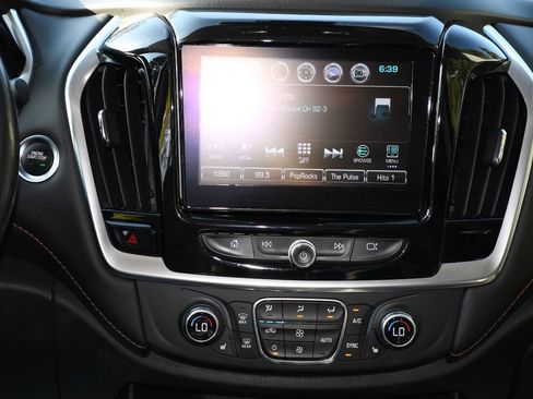 Used 2019 Chevrolet Traverse LT w/ LT Premium Package AWD/4WD image 32