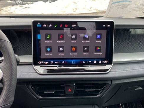 New 2026 Volkswagen Tiguan SE R-Line AWD/4WD image 15
