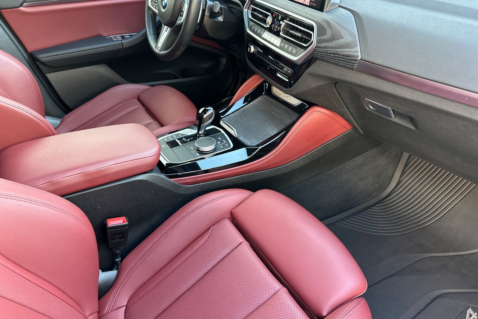 Used 2022 BMW X4 xDrive30i w/ M Sport Package 2 AWD/4WD image 15