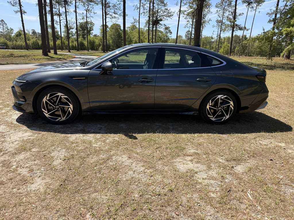 Used 2024 Hyundai Sonata SEL w/ Convenience Package FWD image 2