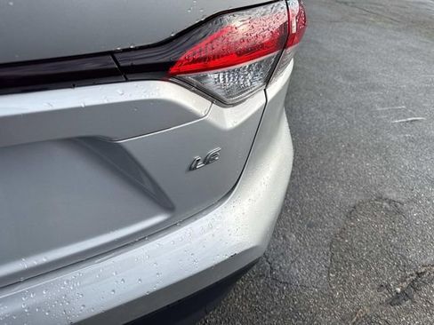 Used 2023 Toyota Corolla LE image 6