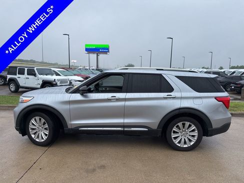 Used 2021 Ford Explorer Limited w/ Equipment Group 301A image 3