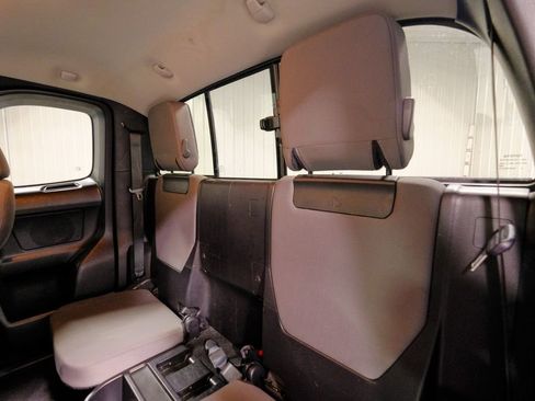 Used 2022 Toyota Tacoma SR w/ SR Convenience Package image 31