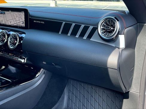 Used 2025 Mercedes-Benz CLA 35 AMG 4MATIC image 19