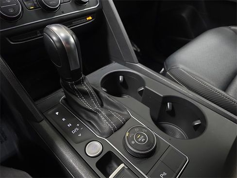 Used 2021 Volkswagen Atlas Cross Sport SE image 23