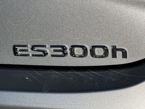Used 2025 Lexus ES 300h w/ Premium Package FWD image 26